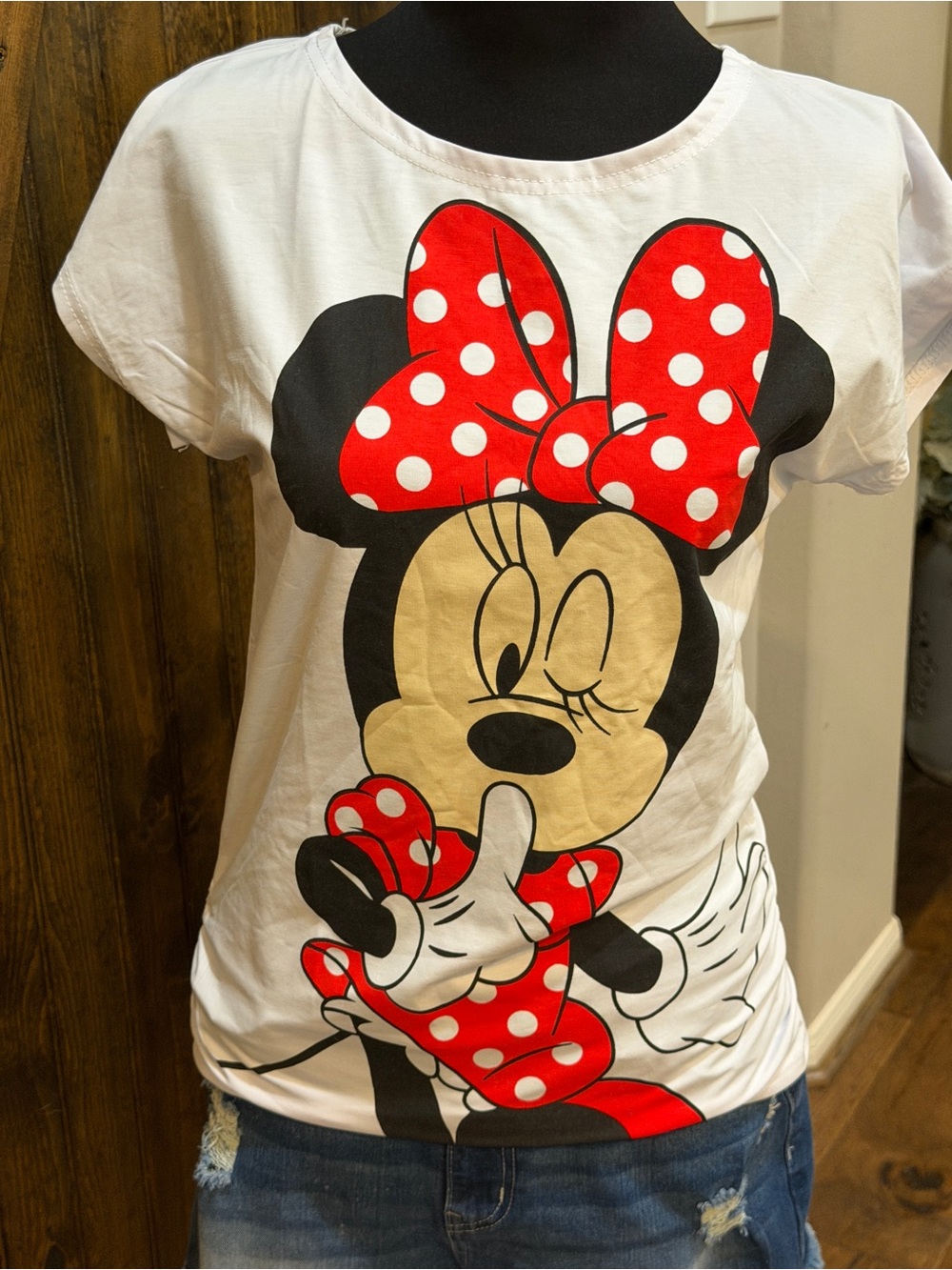 Minnie Mouse winking tee NWOT